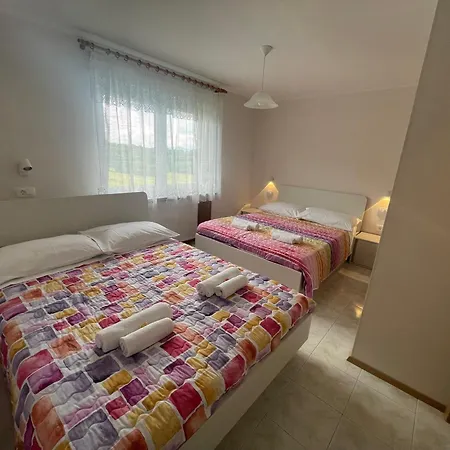 Apartma Pri Cesarjevih Sezana Exterior photo