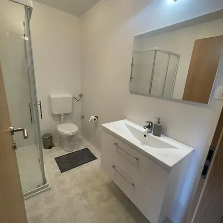 Apartma Pri Cesarjevih Sezana Exterior photo