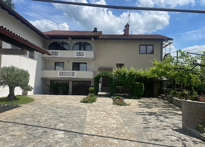 Apartma Pri Cesarjevih