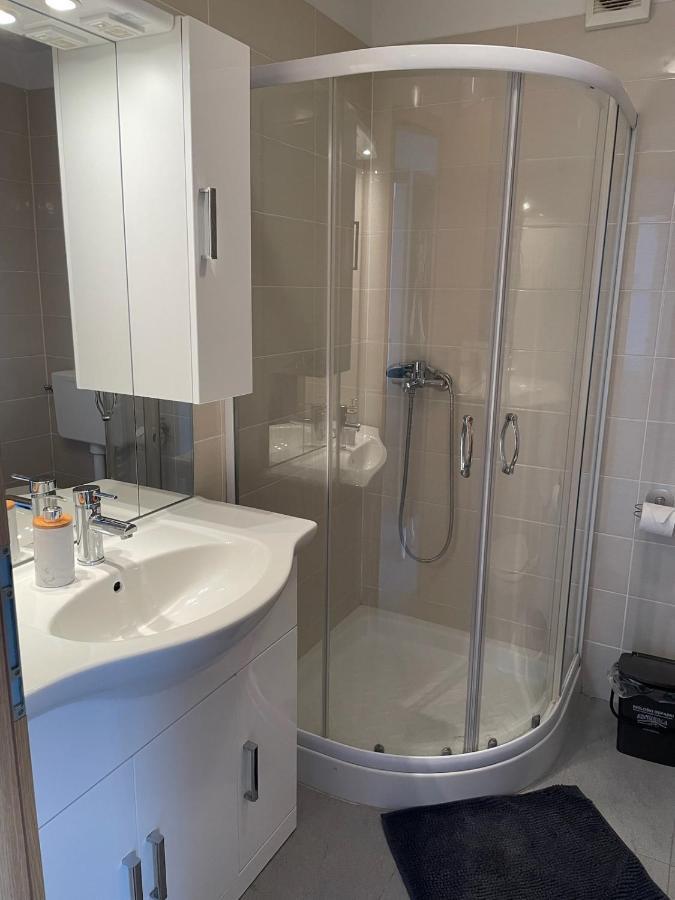 Apartma Pri Cesarjevih *