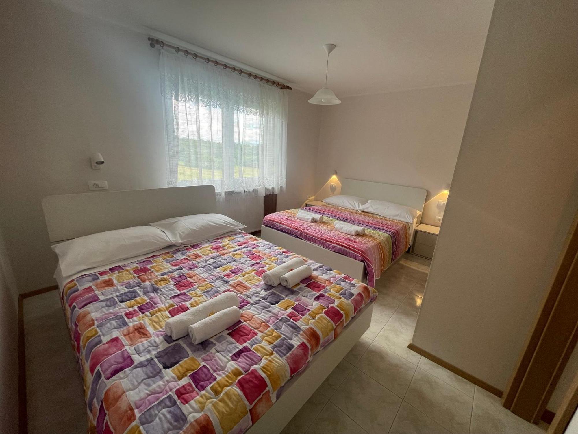 Apartma Pri Cesarjevih *