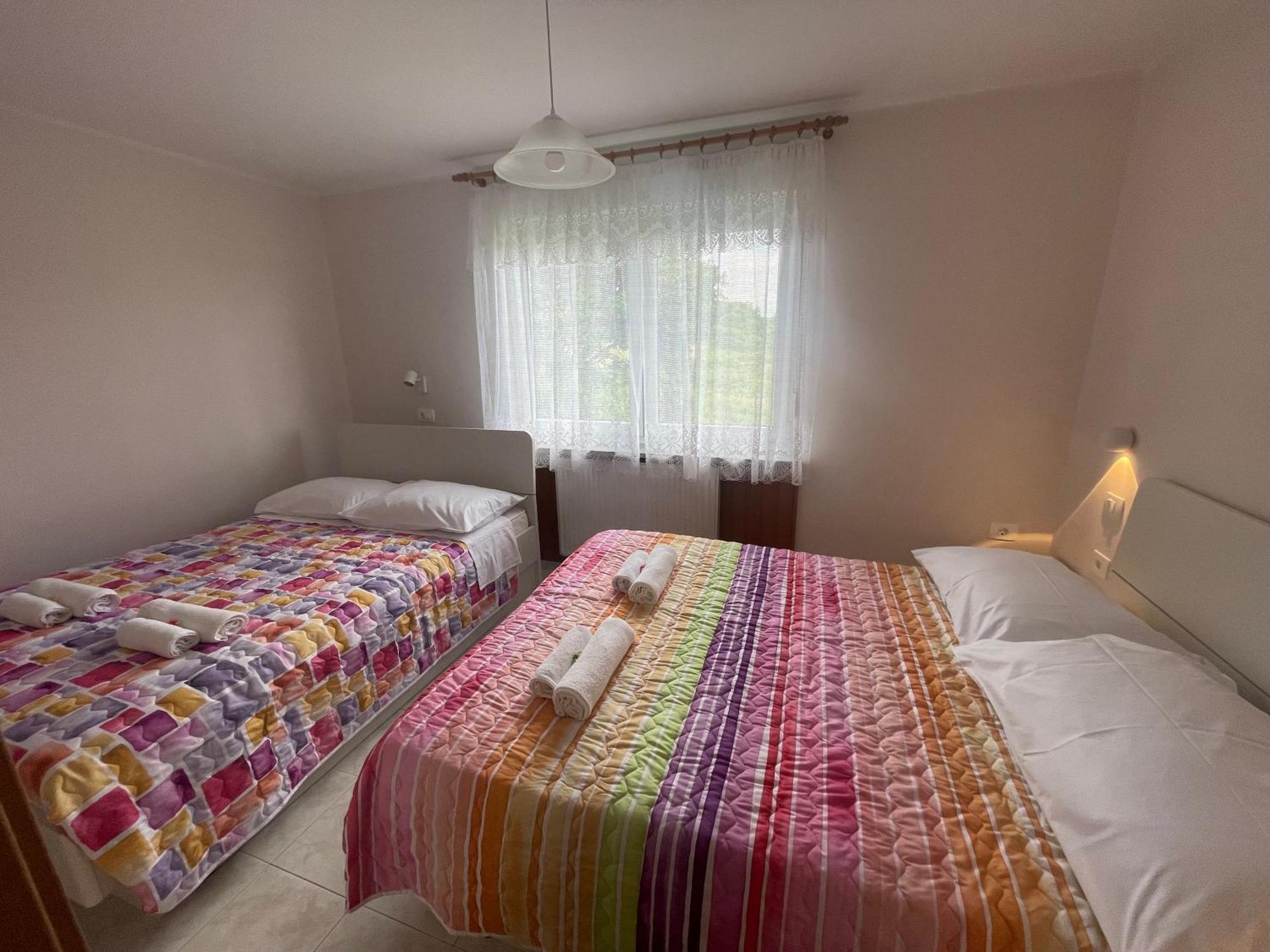 Apartma Pri Cesarjevih Apartment Sezana